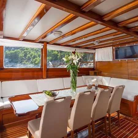 Anna Marija Bateau-hôtel Split
